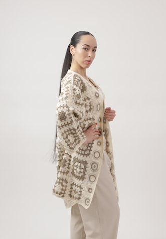 Elara Cardigan i beige
