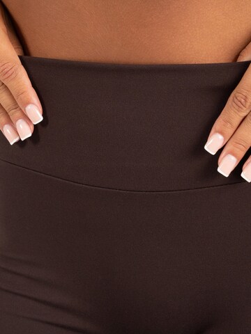 évasé Leggings ' Neola ' Smilodox en marron