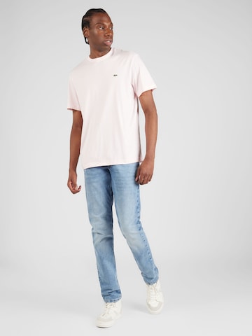 Coupe regular T-Shirt LACOSTE en rose