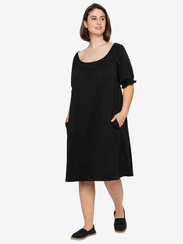 SHEEGO Dress in Black: front