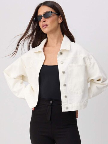 Trendyol Between-Season Jacket in Beige: front