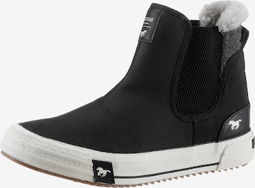 MUSTANG Chelsea Boots in Black: front