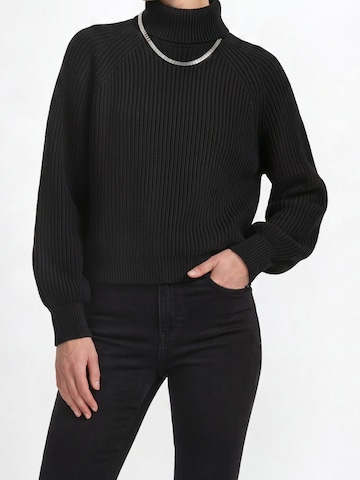 Pulover de la Rich & Royal pe negru