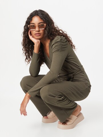 SISTERS POINT - Jumpsuit 'EGINA' en verde