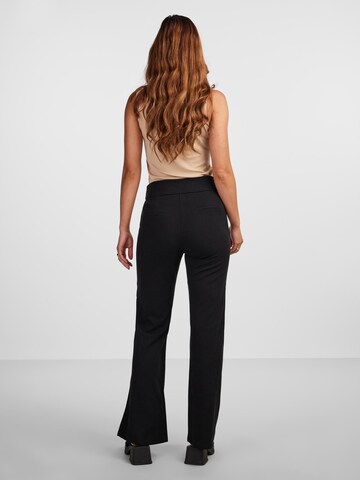 évasé Pantalon 'VICTORIA' Y.A.S en noir