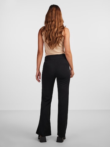 évasé Pantalon 'VICTORIA' Y.A.S en noir