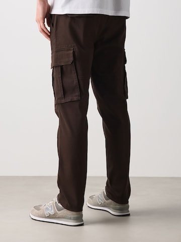 Next Slimfit Bojówki w kolorze brązowy