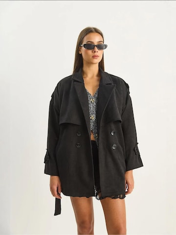 Bianco Lucci Tussenmantel in Zwart