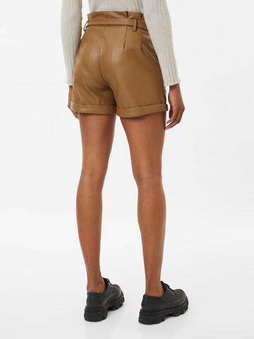 regular Pantaloni con pieghe di Molly BRACKEN in beige