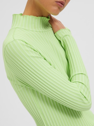 SELECTED FEMME Μπλουζάκι 'Wilma' σε πράσινο