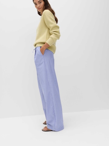 Marks & Spencer Wide leg Pleat-front trousers in Blue: front