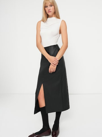 VERO MODA Spódnica 'VMOlivelippa' w kolorze czarny