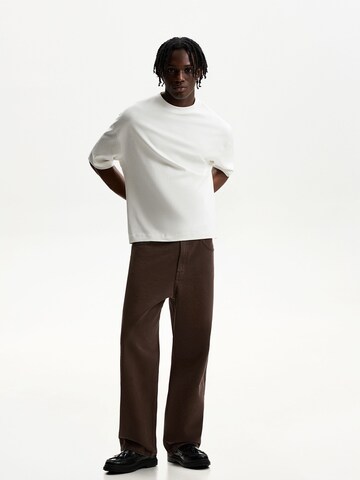 Loosefit Jeans di Bershka in marrone