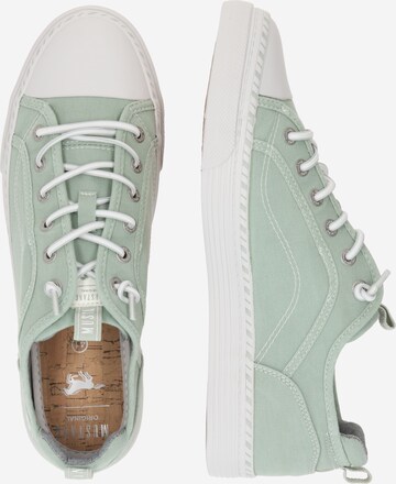 MUSTANG Sneakers laag in Groen