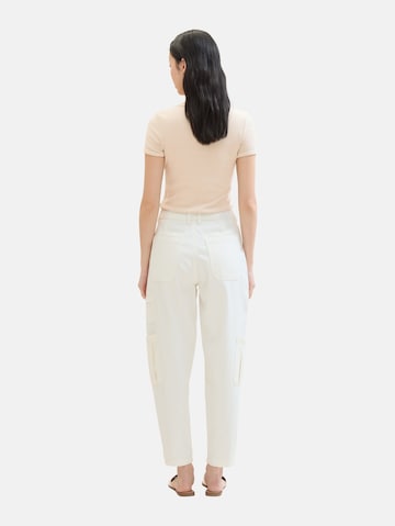 Coupe slim Pantalon cargo 'Barrel Mom' TOM TAILOR DENIM en blanc