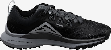 NIKE Ниски обувки 'React Pegasus Trail 4' в черно