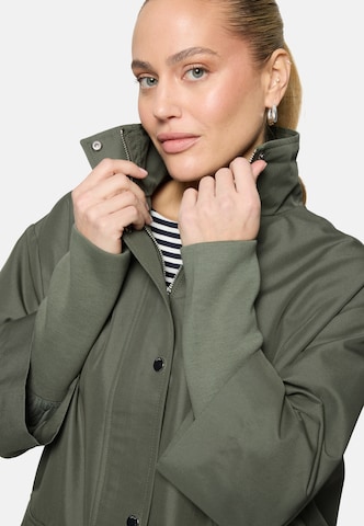 zero Between-seasons coat in Green