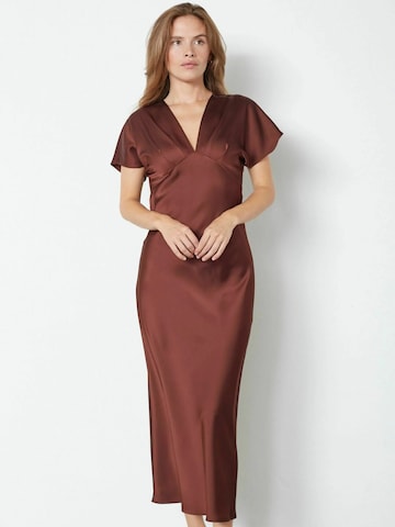 co'couture Kleid 'Safira' in Braun: Vorderseite