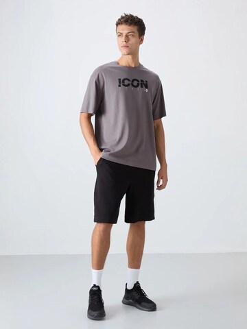 Tommy Life Shirt in Grey