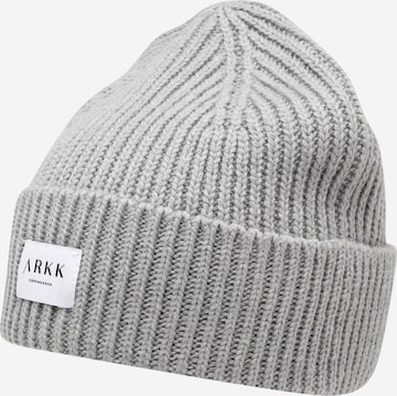 ARKK Copenhagen - Gorra en gris: frente