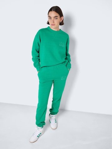 Effilé Pantalon 'ALDEN' Noisy may en vert