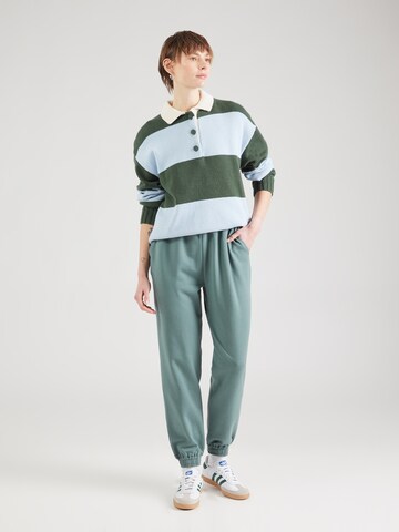 Effilé Pantalon 'Naomi' ABOUT YOU en vert