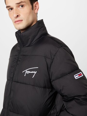 Tommy Jeans Зимняя куртка в Черный