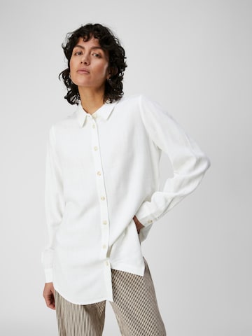 OBJECT Blouse 'Sanne' in White: front