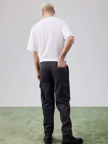 ABOUT YOU x Rewinside Tapered Cargo Pants 'Jakob' in Grey
