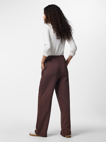 PIECES - Pierna ancha Pantalón en marrón