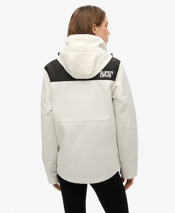 Superdry Jacke in Weiß