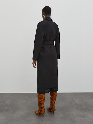 EDITED Between-seasons coat in Black