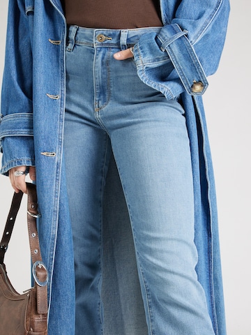 Bootcut Jeans di BONOBO in blu