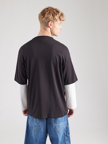 NEW ERA T-shirt i svart
