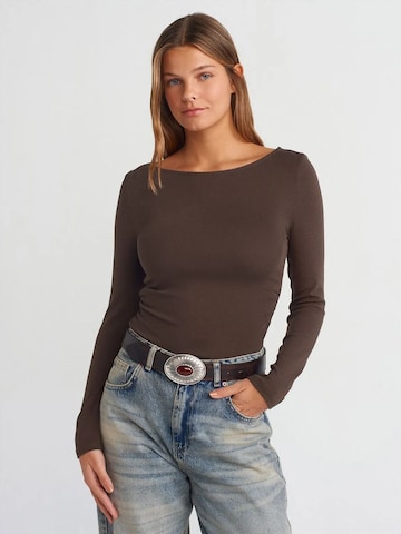 Camicia da donna di Dilvin in marrone: frontale