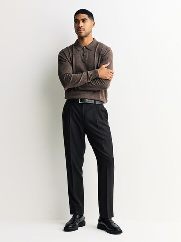 Next Tapered Hose in Braun