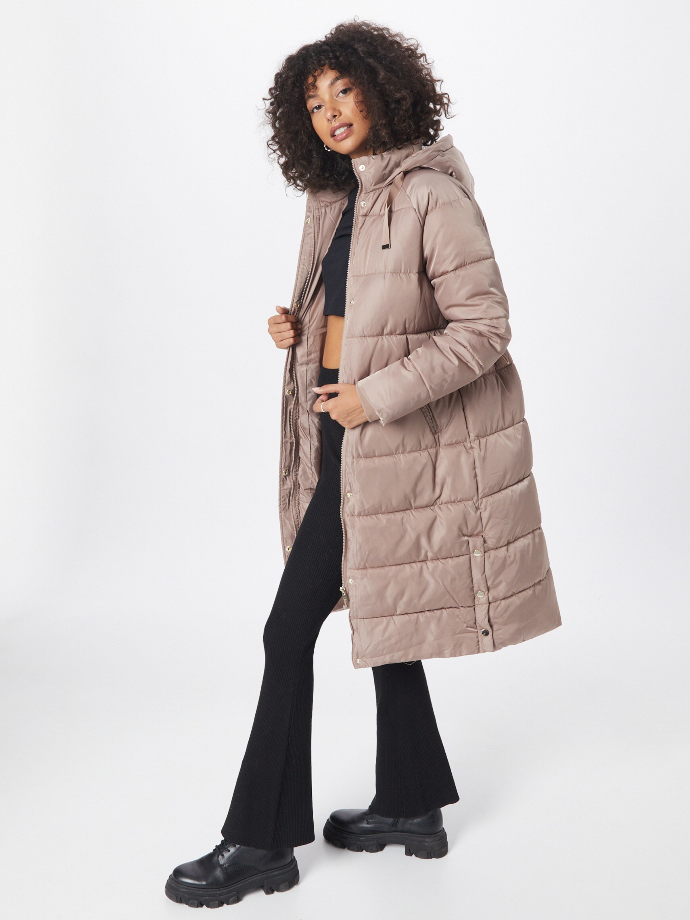 Wallis Between-seasons coat in 