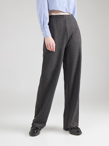 Regular Pantalon 'FALOUA' PIECES en gris : devant