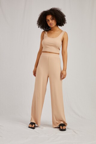 A LOT LESS Wide leg Pants 'Tamlyn' in Beige: front