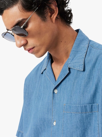 LACOSTE Comfort fit Button Up Shirt in Blue