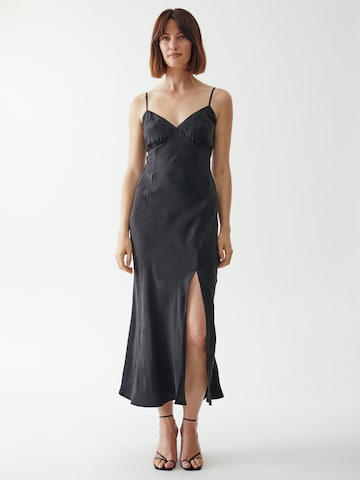 St MRLO Jurk 'Kyrie' in Zwart: voorkant