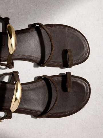 Next Sandalen met riem in Bruin