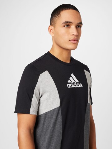 ADIDAS SPORTSWEAR - Camiseta funcional 'Essentials Colourblock' en negro