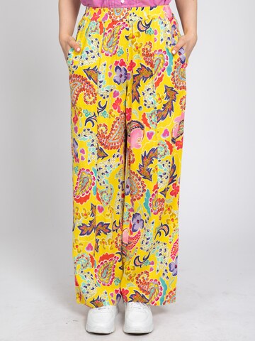 VICCI Germany Wide leg Pants in Yellow: front