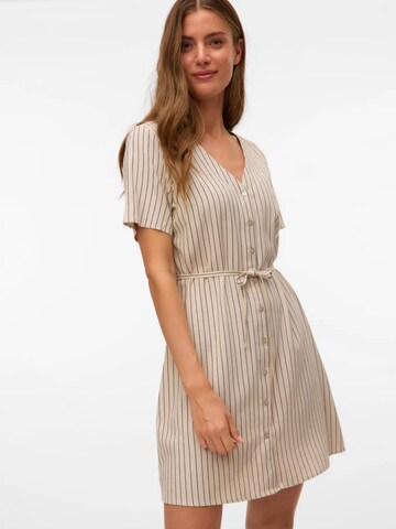 Robe 'VMMYMILO SS V-NECK DRESS WVN GA NOOS' VERO MODA en beige