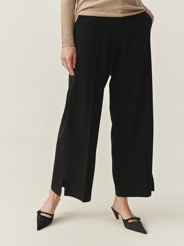 TATUUM Tapered Pantalon 'Luzo' in Zwart: voorkant