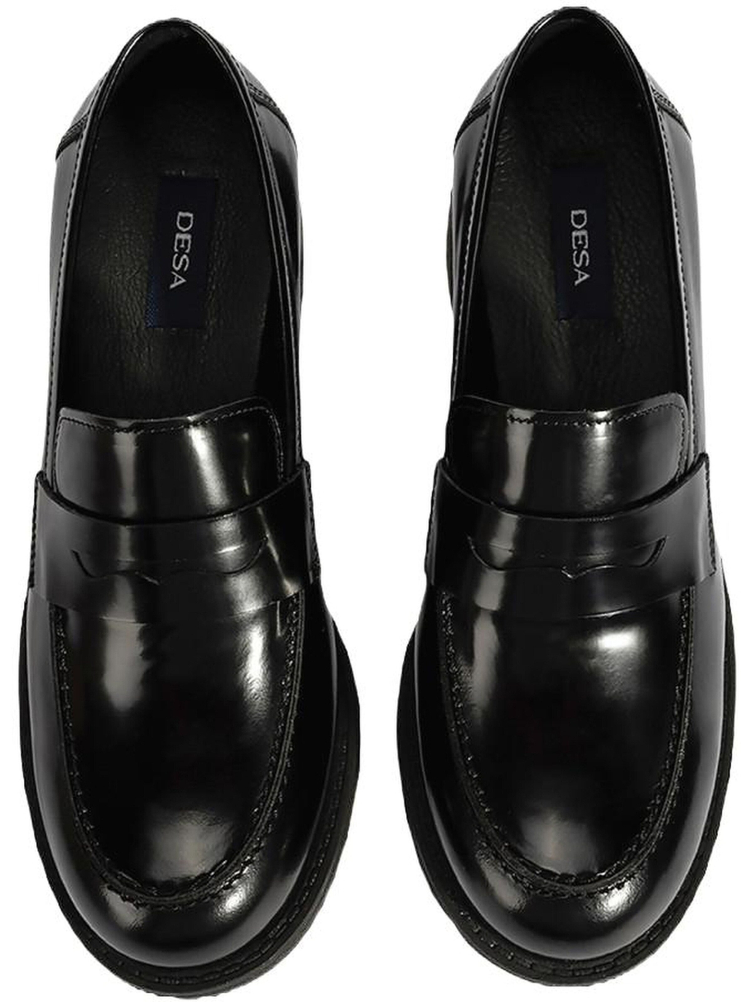 Desa Moccasins in Black