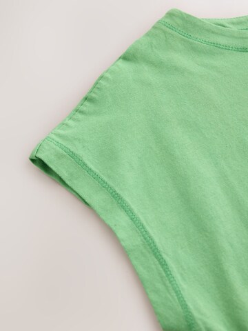 Tricou de la Next pe verde