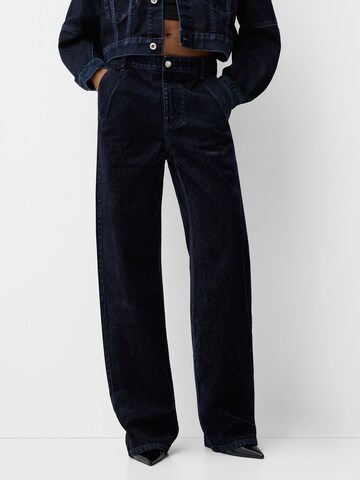 Loosefit Jeans di Bershka in blu: frontale