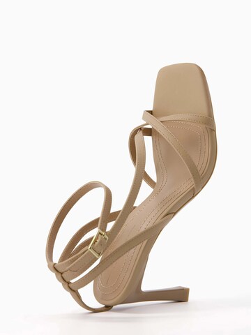 Bershka Sandale in Beige